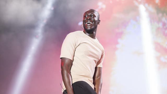 Stand-up Comedy 2021: Stand-up vs Pekerjaan Kantor